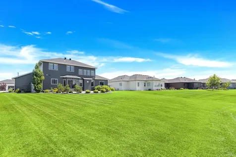 324 25th Avenue E West Fargo ND 58078