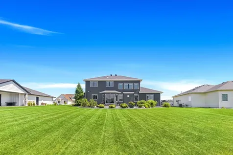 324 25th Avenue E West Fargo ND 58078