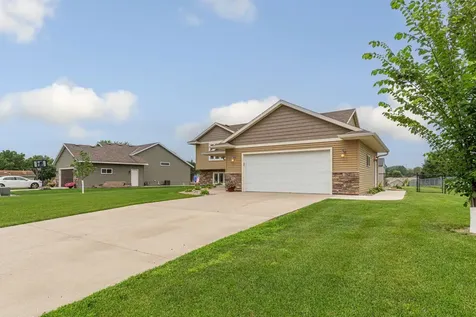 1604 Prairie Avenue SW Faribault MN 55021