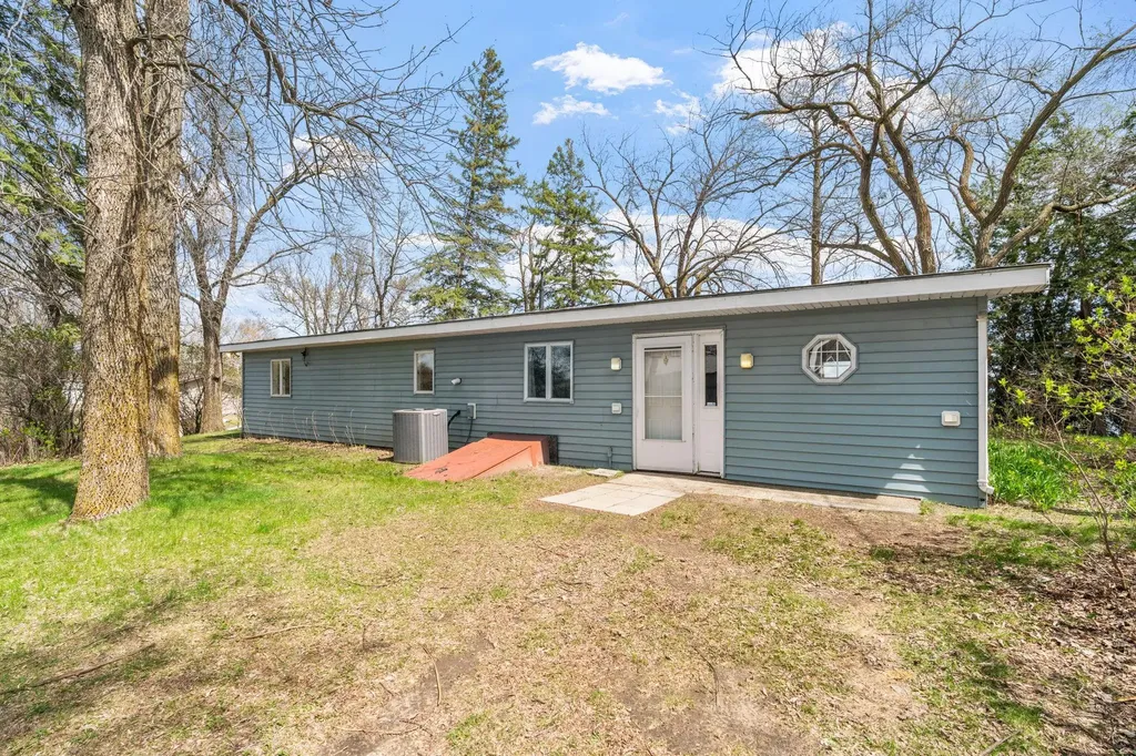32818 742nd Avenue South Haven MN 55382