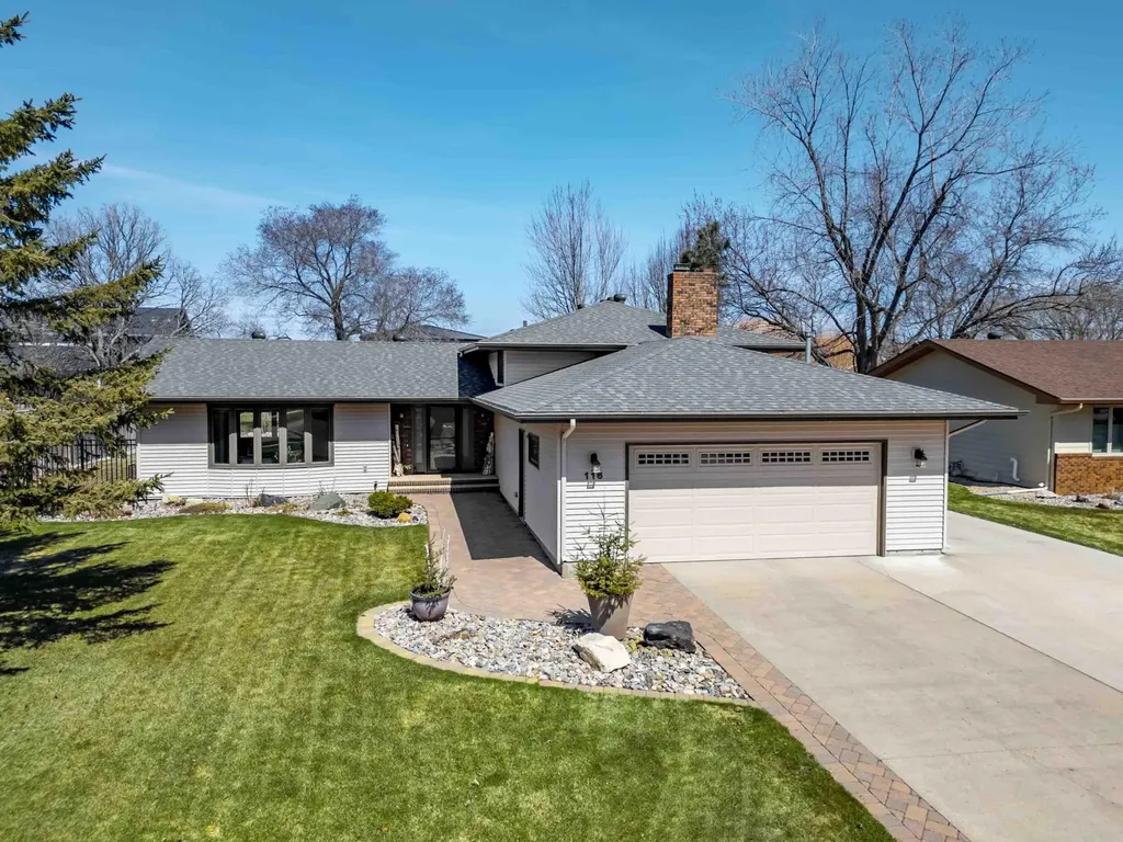 116 35th Avenue NE Fargo ND 58102