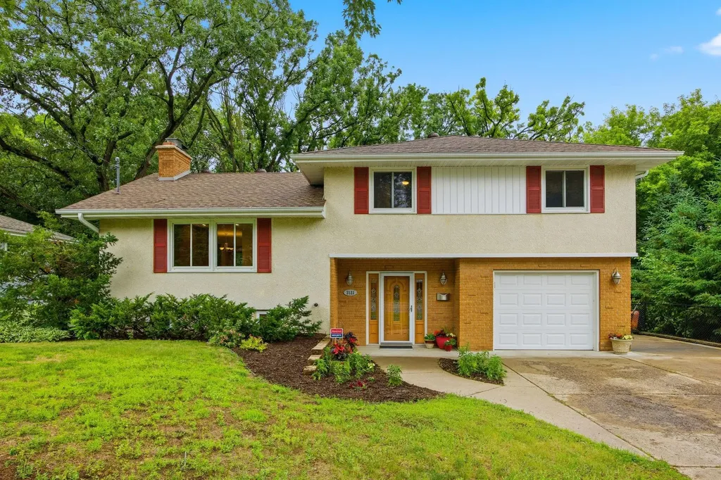 3121 W 84th Street Bloomington MN 55431