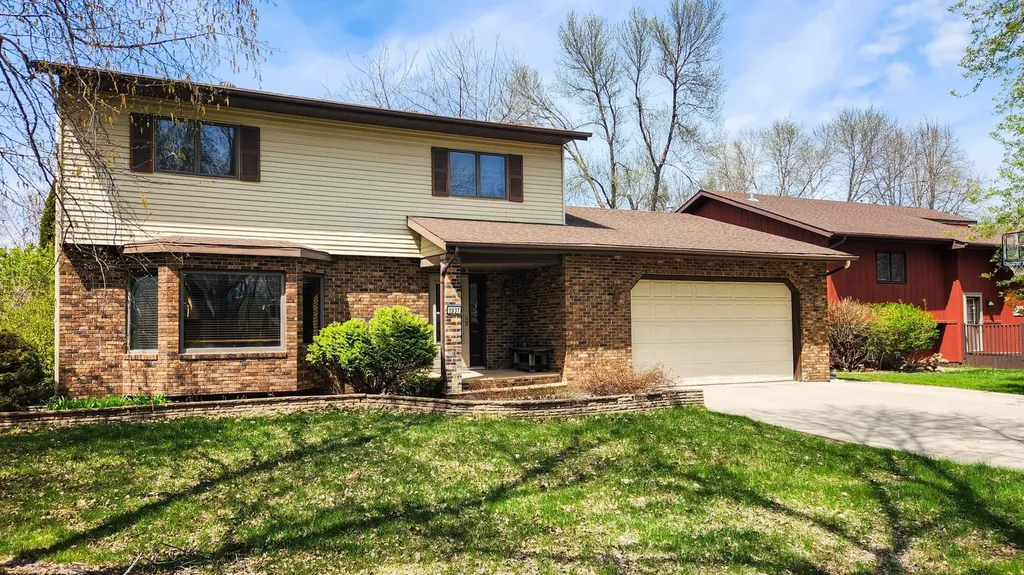 1937 19th Street S Fargo ND 58103