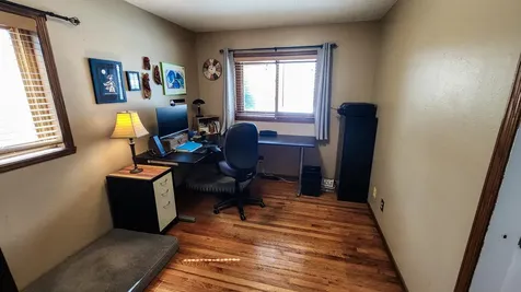 1937 19th Street S Fargo ND 58103