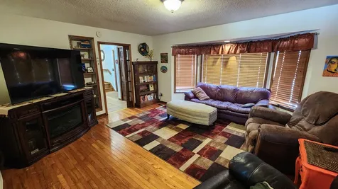 1937 19th Street S Fargo ND 58103