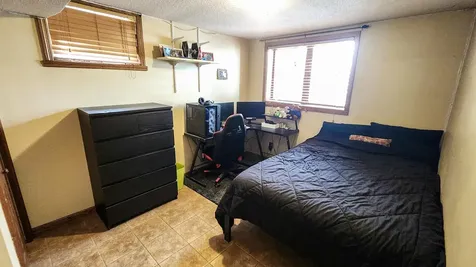 1937 19th Street S Fargo ND 58103