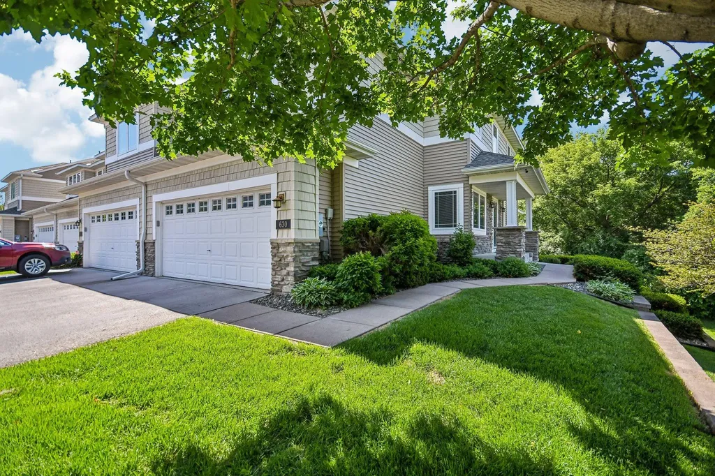 630 Sutherland Drive Woodbury MN 55129