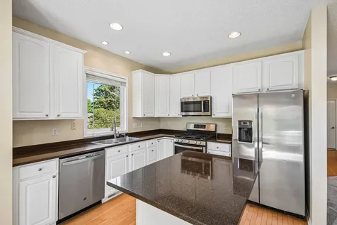 630 Sutherland Drive Woodbury MN 55129