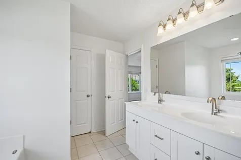 630 Sutherland Drive Woodbury MN 55129