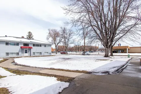 1809 13 1/2 Street S Fargo ND 58103