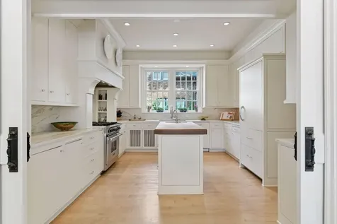 2308 W Lake Of The Isles Parkway Minneapolis MN 55405