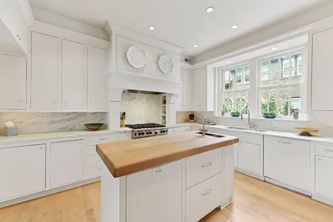 2308 W Lake Of The Isles Parkway Minneapolis MN 55405