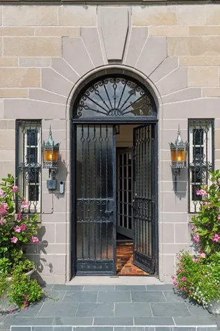 2308 W Lake Of The Isles Parkway Minneapolis MN 55405