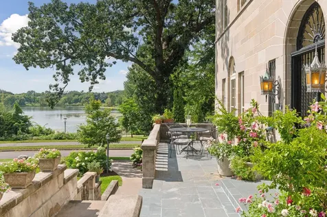 2308 W Lake Of The Isles Parkway Minneapolis MN 55405