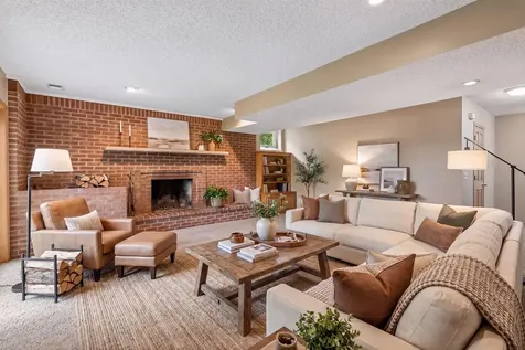 13820 Sunset Lake Drive Burnsville MN 55337