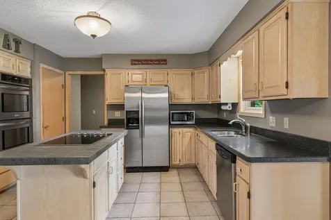 13820 Sunset Lake Drive Burnsville MN 55337