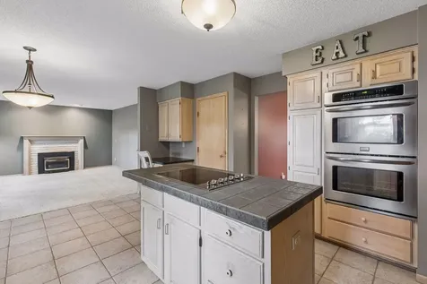 13820 Sunset Lake Drive Burnsville MN 55337