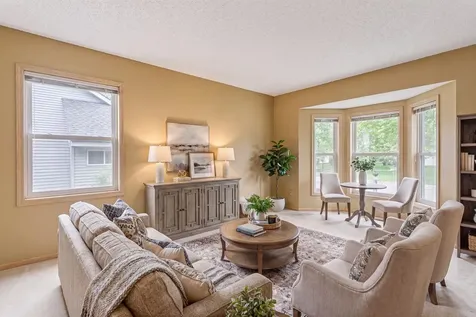 13820 Sunset Lake Drive Burnsville MN 55337