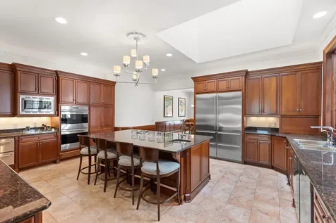 546 Harrington Road Wayzata MN 55391