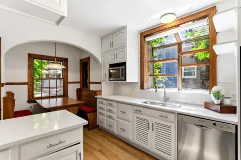 1615 E River Parkway Minneapolis MN 55414