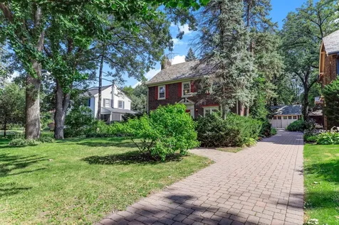 1615 E River Parkway Minneapolis MN 55414