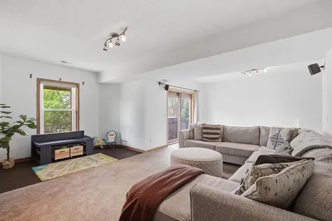 20933 Jamestown Avenue Lakeville MN 55044