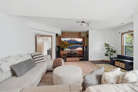 20933 Jamestown Avenue Lakeville MN 55044