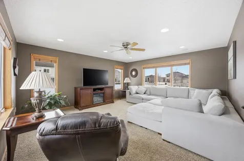 1816 Queensbury Street West Fargo ND 58078