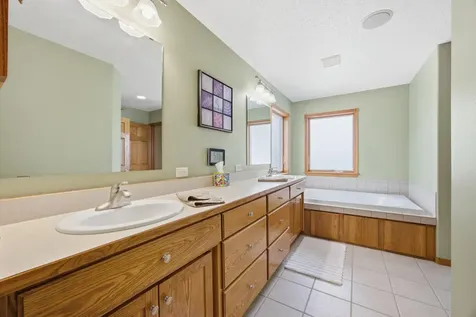 1816 Queensbury Street West Fargo ND 58078