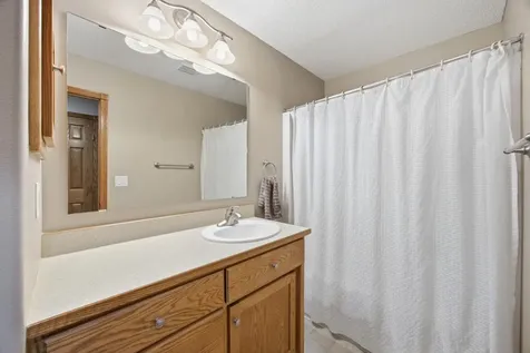 1816 Queensbury Street West Fargo ND 58078