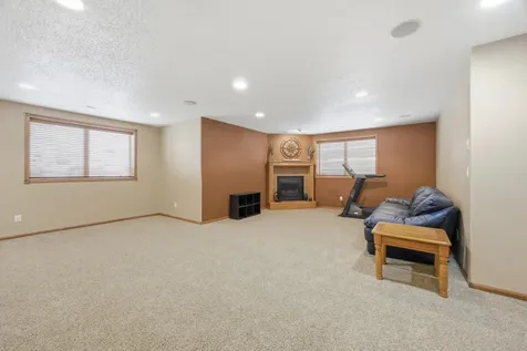 1816 Queensbury Street West Fargo ND 58078