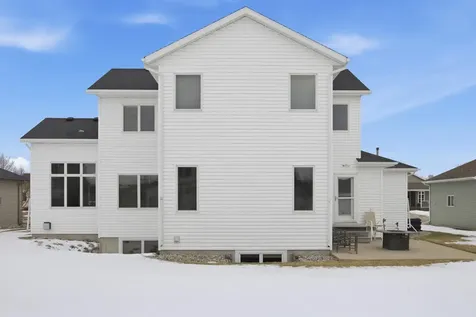 1816 Queensbury Street West Fargo ND 58078