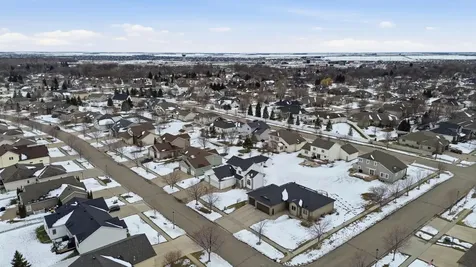 1816 Queensbury Street West Fargo ND 58078