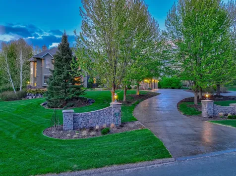 327 Lindsay Road Hudson WI 54016
