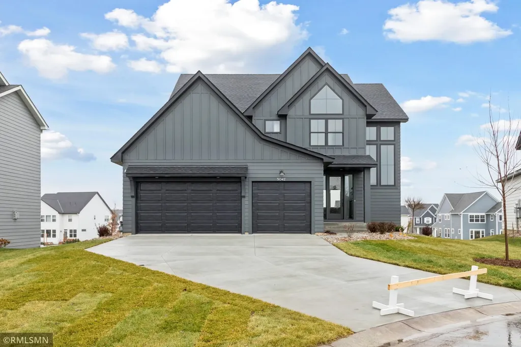 5042 Airlake Draw Woodbury MN 55129
