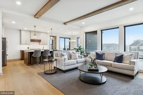 5042 Airlake Draw Woodbury MN 55129