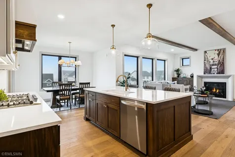 5042 Airlake Draw Woodbury MN 55129