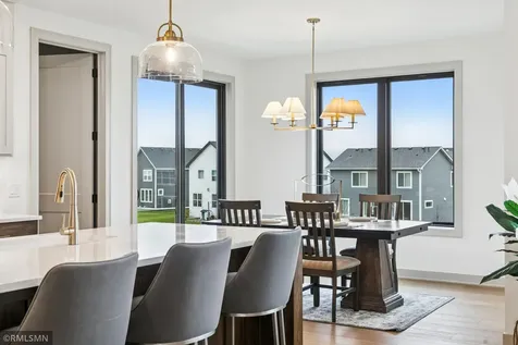 5042 Airlake Draw Woodbury MN 55129