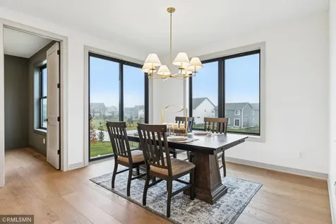 5042 Airlake Draw Woodbury MN 55129
