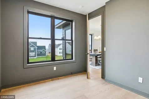 5042 Airlake Draw Woodbury MN 55129