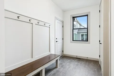 5042 Airlake Draw Woodbury MN 55129