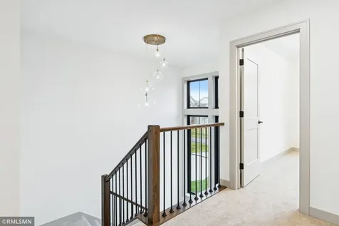 5042 Airlake Draw Woodbury MN 55129