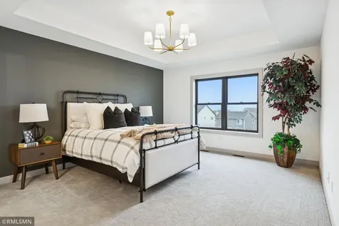 5042 Airlake Draw Woodbury MN 55129
