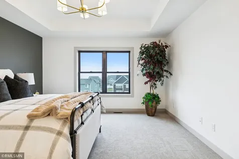 5042 Airlake Draw Woodbury MN 55129