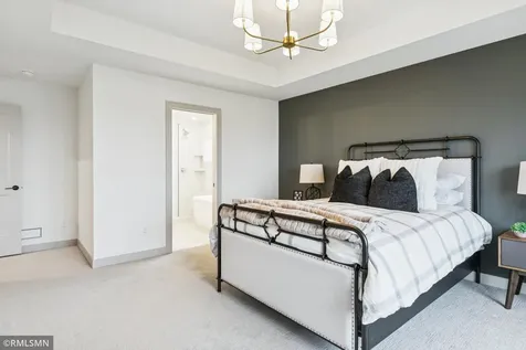 5042 Airlake Draw Woodbury MN 55129