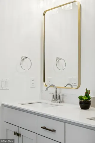 5042 Airlake Draw Woodbury MN 55129
