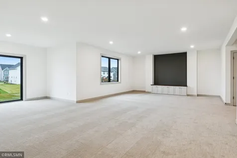 5042 Airlake Draw Woodbury MN 55129
