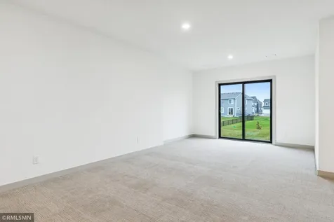 5042 Airlake Draw Woodbury MN 55129