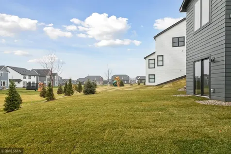 5042 Airlake Draw Woodbury MN 55129