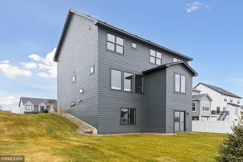 5042 Airlake Draw Woodbury MN 55129